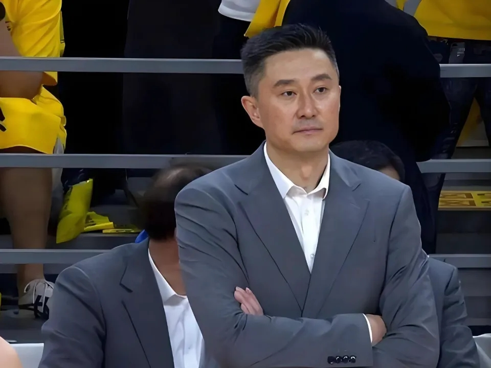 爱游戏体育登录入口-0分0板3犯规！不止徐昕焦泊乔，CBA状元郎也被杜锋用废了